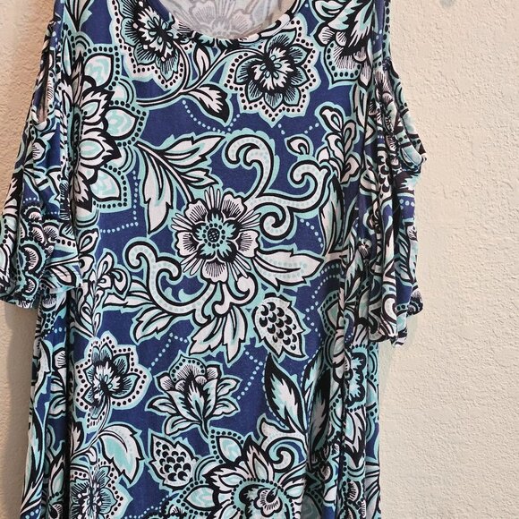Westport long coldshoulder blue tunic 1X plus size,Floral Romantic Resort Vacay - Picture 4 of 6